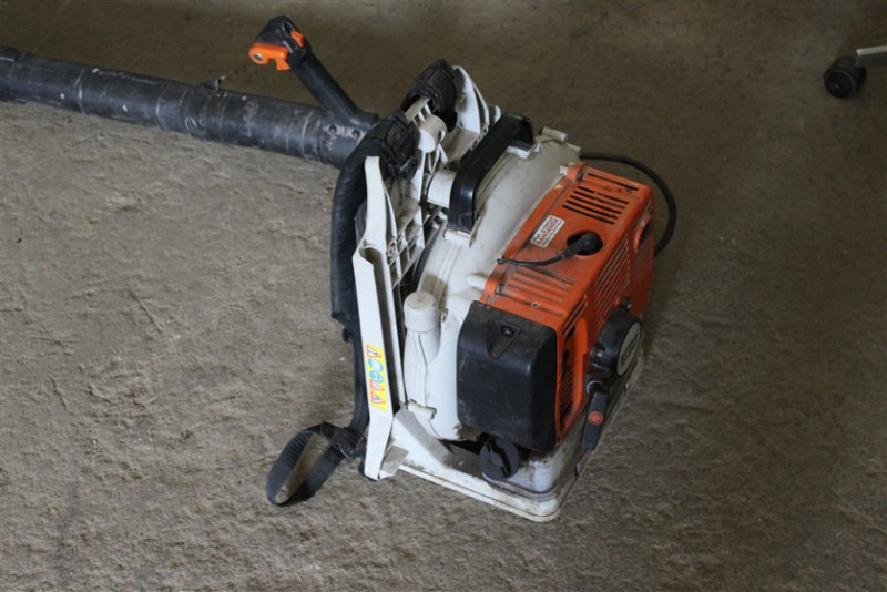 TOIMIVA STIHL BR340 LEHTIPUHALLIN myydään ei hylätä Konkurssihuutokauppa