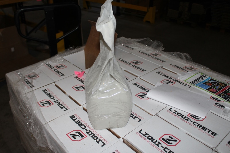 Mikrobetonin lisäsekoite Z LiquiCrete, kohde 20 Konkurssihuutokauppa