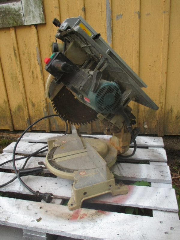 MAKITA LH1040F YHDISTELMÄSAHA myydään ei hylätä | Konkurssihuutokauppa