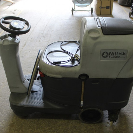 NILFISK SCURUBBER-DRYER SC2000 AJETTAVA-YHDISTELMÄKONE myydään ei ...